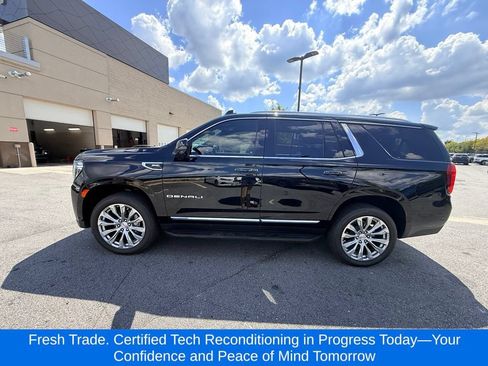 Used 2024 GMC Yukon Denali w/ Advanced Technology Package AWD/4WD image 2