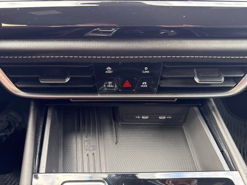 Certified 2025 Volkswagen Atlas Cross Sport SEL R-Line image 21