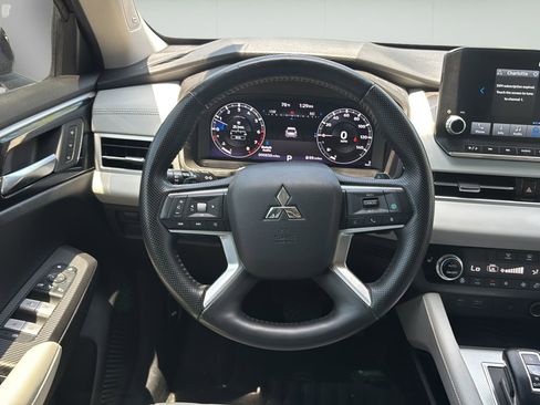 Used 2023 Mitsubishi Outlander SEL FWD image 21