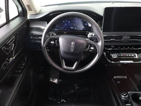 Used 2024 Lincoln Corsair AWD image 34
