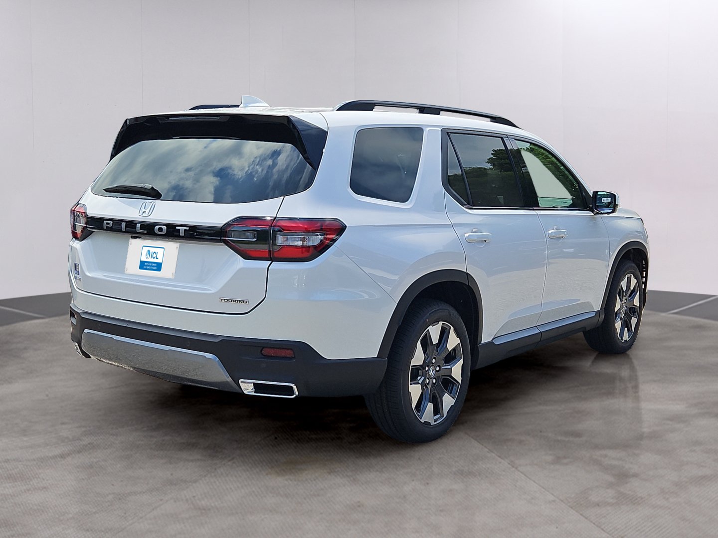 New 2026 Honda Pilot Touring image 3