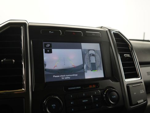 Used 2017 Ford F250 XLT w/ XLT Premium Package AWD/4WD image 28