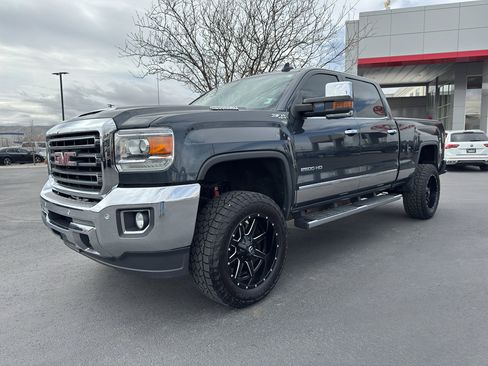 Used 2017 GMC Sierra 2500 SLT w/ Duramax Plus Package image 5