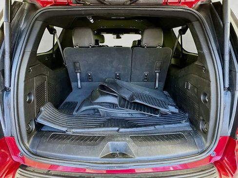 Used 2021 Chevrolet Suburban LT RWD image 25