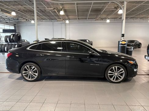 Used 2022 Chevrolet Malibu Premier FWD image 3