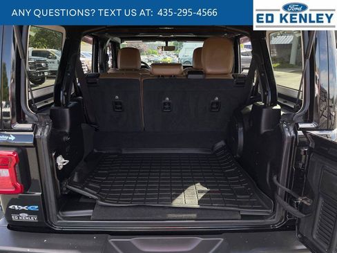 Used 2021 Jeep Wrangler Unlimited Sahara w/ Cold Weather Group AWD/4WD image 32