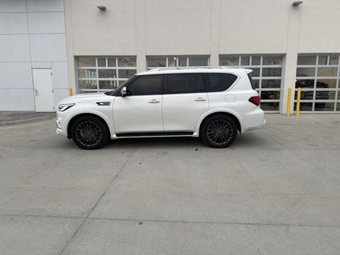 Used 2022 INFINITI QX80 Sensory w/ All-Season Package image 6