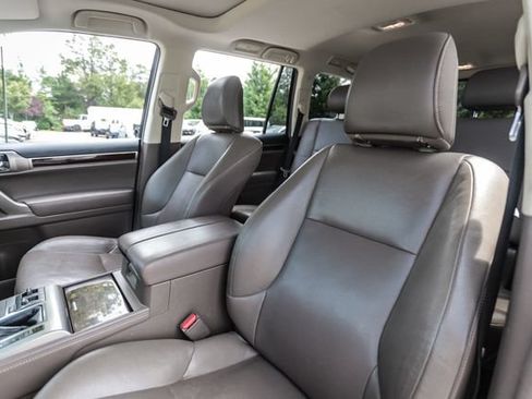 Used 2018 Lexus GX 460 Premium AWD/4WD image 25