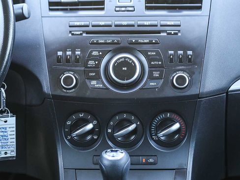 Used 2013 MAZDA MAZDA3 i Sport image 12