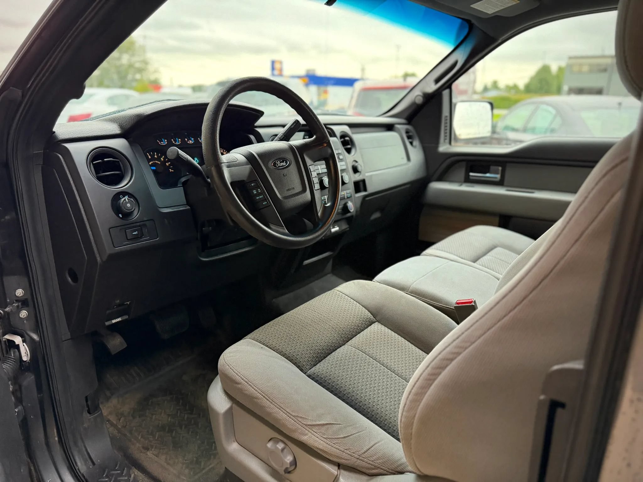 Used 2013 Ford F150 STX w/ Mid Equipment Group AWD/4WD image 8
