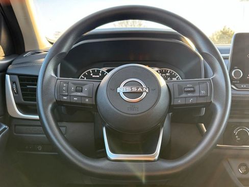 Used 2024 Nissan Rogue S image 14