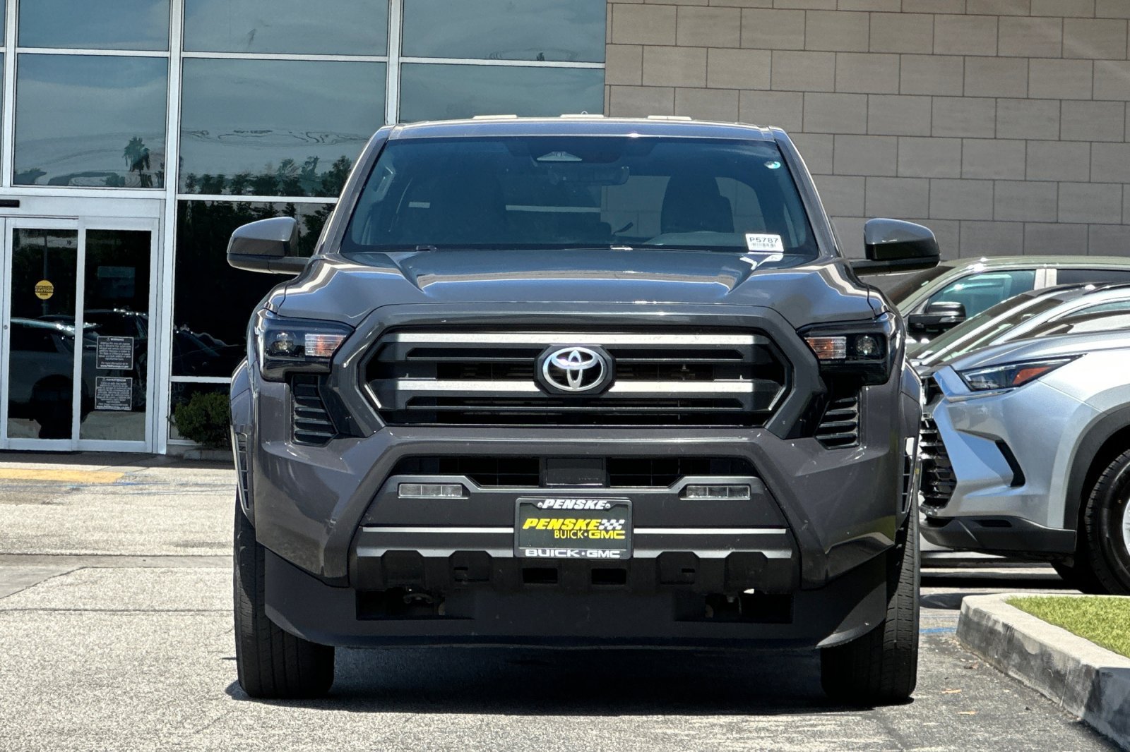 Used 2025 Toyota Tacoma SR5 AWD/4WD image 9