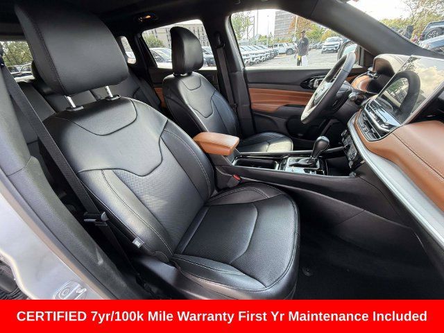 Used 2025 Jeep Compass Limited w/ Elite Group AWD/4WD image 9