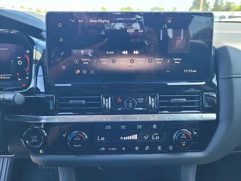 New 2026 Nissan Pathfinder SL AWD/4WD image 10