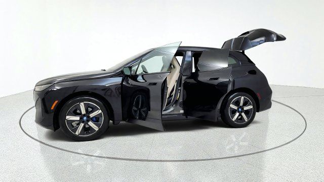 Used 2024 BMW iX xDrive50 w/ Premium Package AWD/4WD image 14