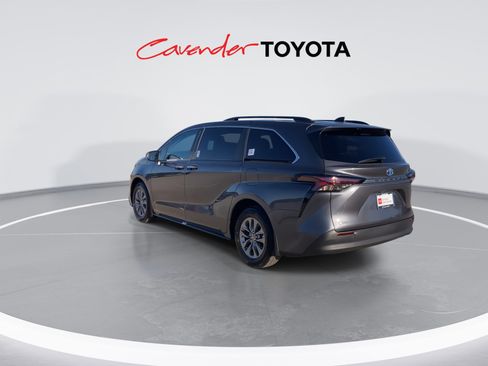Certified 2025 Toyota Sienna XLE w/ XLE Plus Package image 6