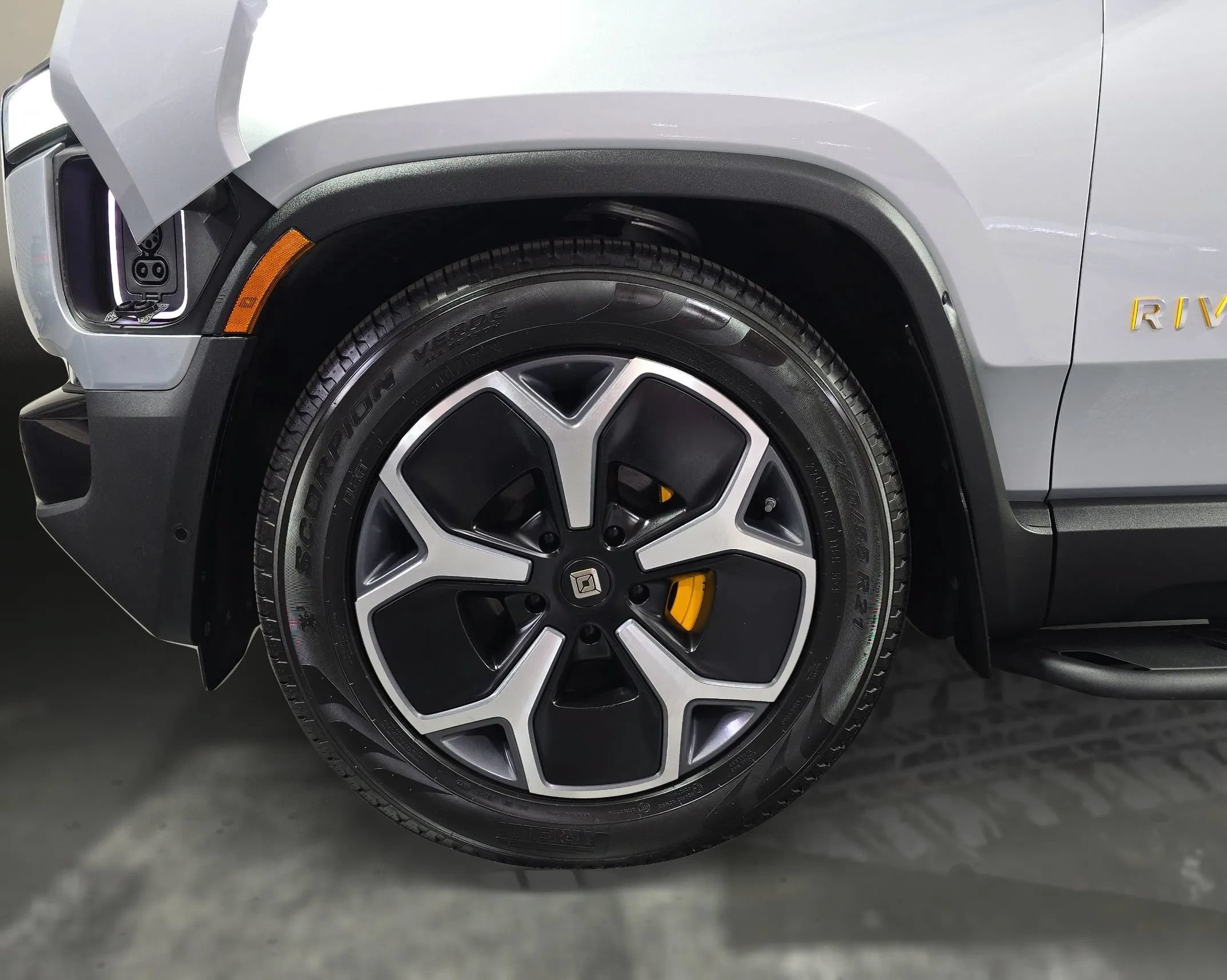 Used 2023 Rivian R1T Adventure Quad AWD/4WD image 20
