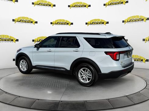 Used 2025 Ford Explorer Active w/ Active Comfort Package RWD image 3