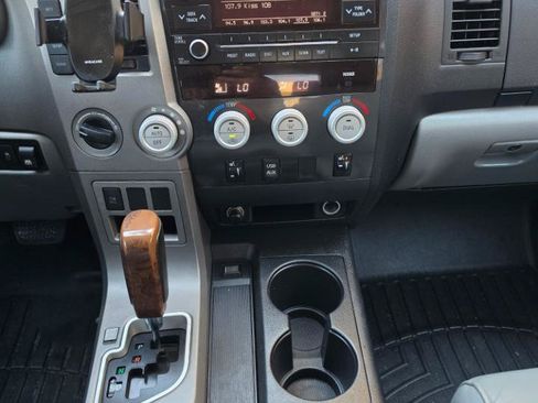 Used 2010 Toyota Tundra Platinum AWD/4WD image 15
