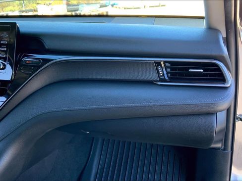 Used 2022 Toyota Camry LE image 17