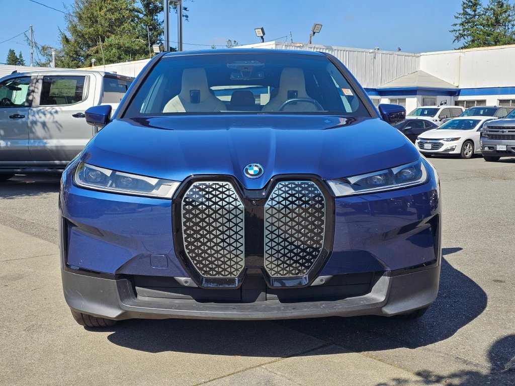 Used 2023 BMW iX xDrive50 w/ Premium Package AWD/4WD image 2