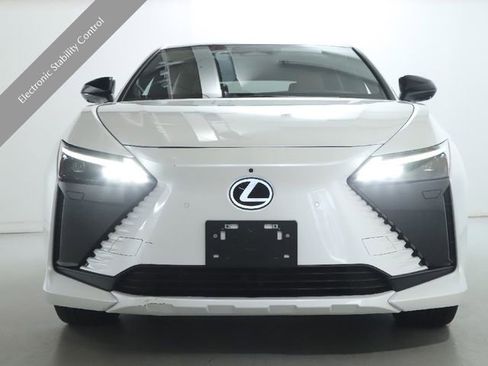 Used 2023 Lexus RZ 450e Premium w/ Accessory Package (2T) image 9