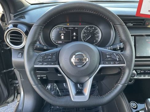 Used 2019 Nissan Kicks SR w/ SR Premium Package image 18