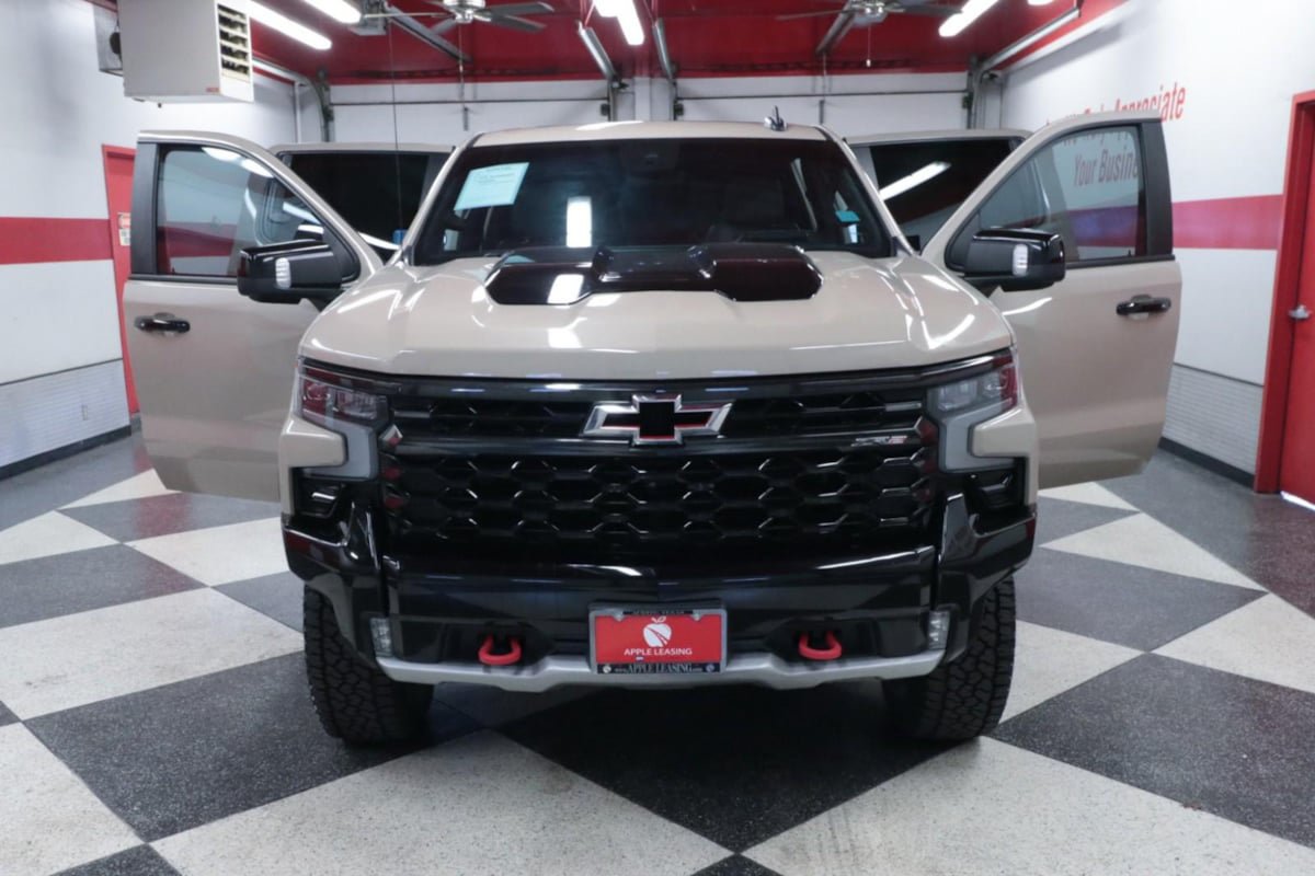 Used 2022 Chevrolet Silverado 1500 ZR2 w/ Technology Package AWD/4WD image 30
