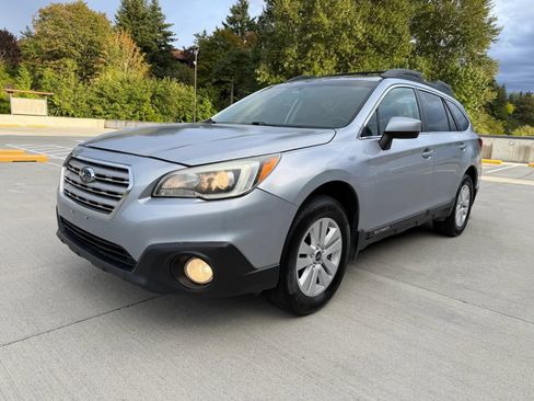 Used 2015 Subaru Outback 2.5i Premium AWD/4WD image 2
