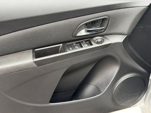 Used 2014 Chevrolet Cruze LT image 14