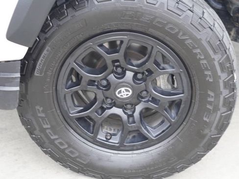 Used 2022 Toyota Tacoma SR w/ SX Package AWD/4WD image 11