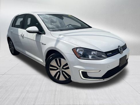 Used 2016 Volkswagen e-Golf SE FWD image 3