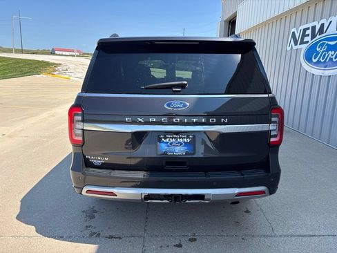 Used 2024 Ford Expedition Platinum AWD/4WD image 5