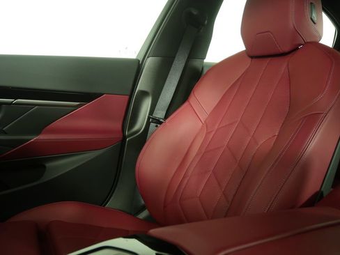 Certified 2025 BMW 530i RWD image 23