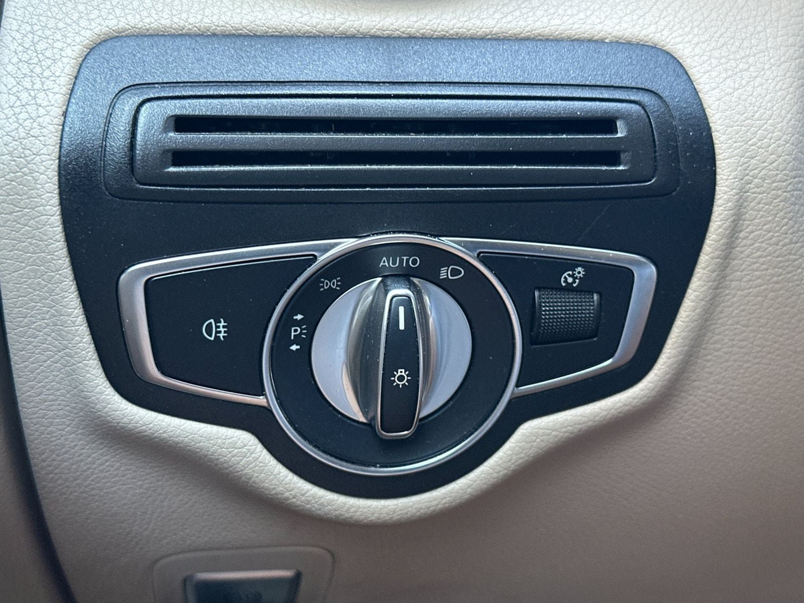 Certified 2021 Mercedes-Benz GLC 300 image 29