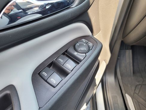 Used 2022 Chevrolet Equinox LS w/ LPO, Floor Liner Package AWD/4WD image 26