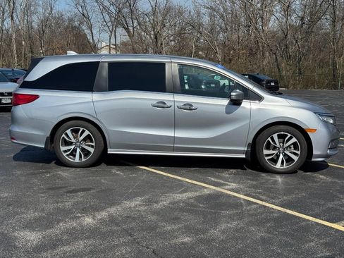 Certified 2023 Honda Odyssey Touring image 3