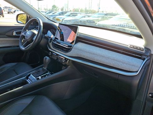 Used 2022 Jeep Compass Latitude image 11