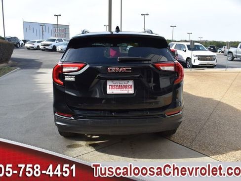 Used 2024 GMC Terrain SLE w/ Driver Convenience Package image 8