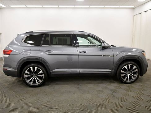 Used 2023 Volkswagen Atlas SEL Premium image 8