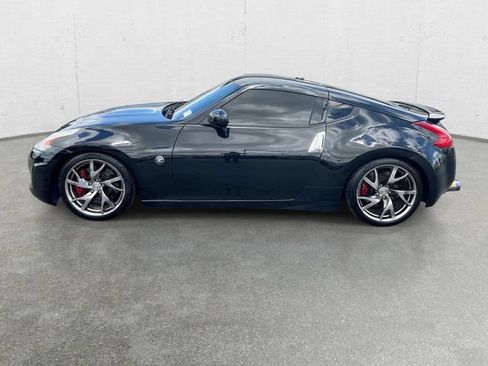 Used 2015 Nissan 370Z Coupe RWD image 6