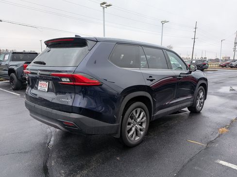 Used 2024 Toyota Grand Highlander Limited image 8