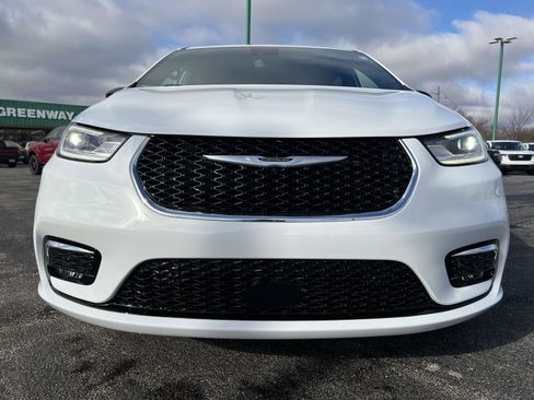 New 2026 Chrysler Pacifica Select image 12