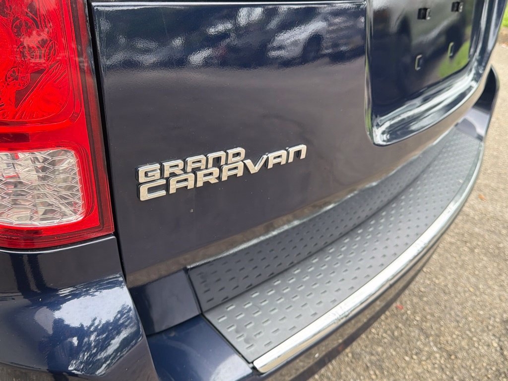 Used 2013 Dodge Grand Caravan SE FWD image 16