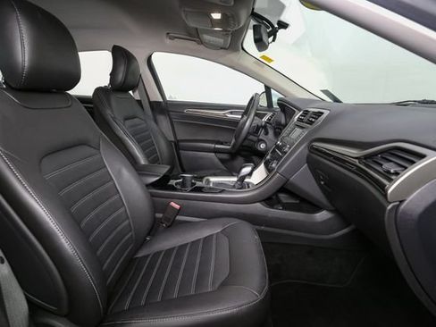 Used 2014 Ford Fusion SE w/ Equipment Group 202A FWD image 16
