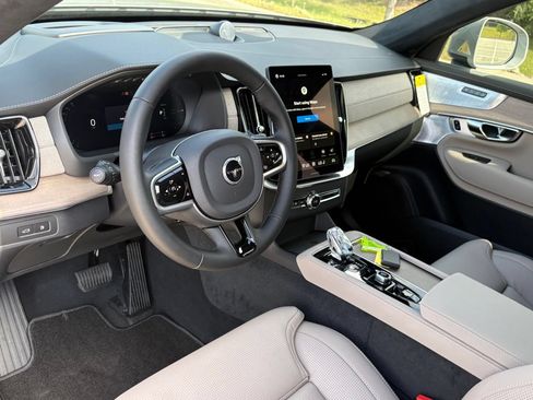 New 2026 Volvo XC90 T8 Ultra w/ Lounge Package AWD/4WD image 14
