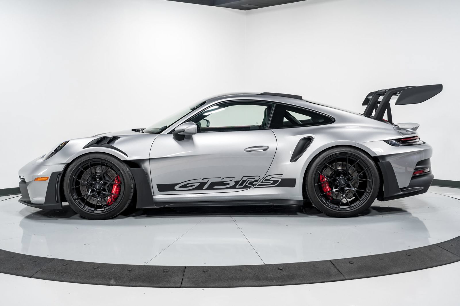 Used 2025 Porsche 911 GT3 RS RWD image 6