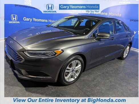 Used 2018 Ford Fusion SE w/ Fusion SE Technology Package image 10