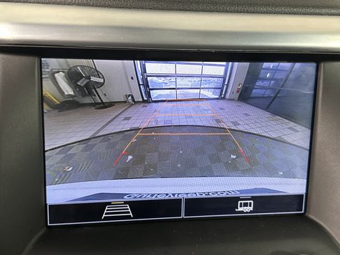 Used 2023 GMC Acadia SLE w/ Driver Convenience Package image 26