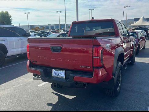 Used 2026 Toyota Tacoma TRD Off-Road image 2